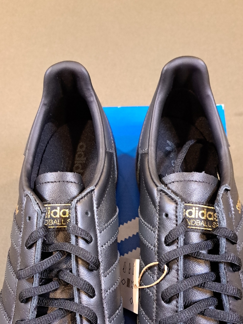 Adidas Handball Spezial - Color: Black/Carbon/Gold - Size: Men 10 - Picture 4 of 10